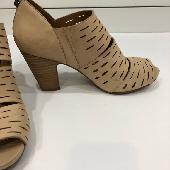 Clarks Shoes - Clarks Artisan Okena Sass Booties